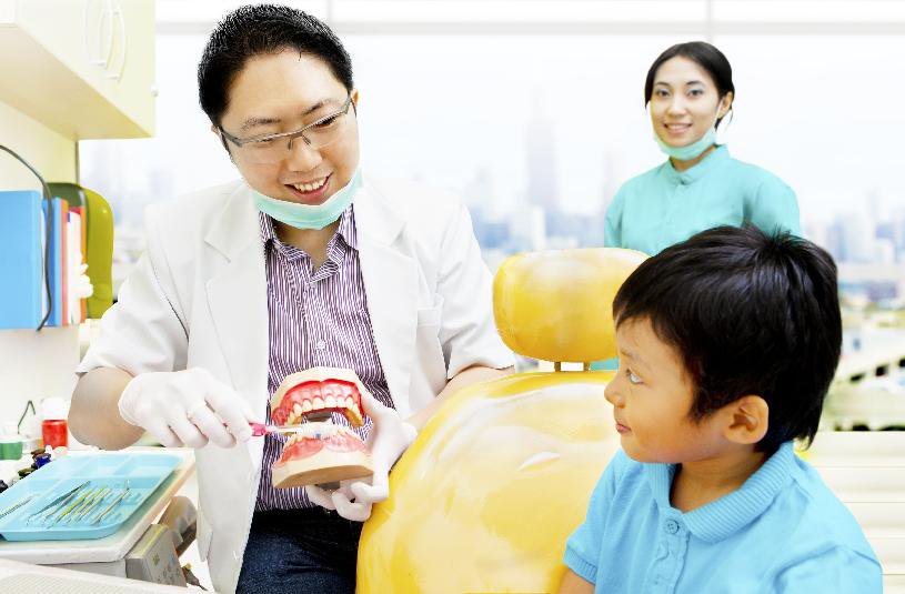 牙齒健康│小朋友牙齒「黑黑的」是不是蛀牙？兒童牙科專科醫師：家長毋須過度擔心| 牙科保健