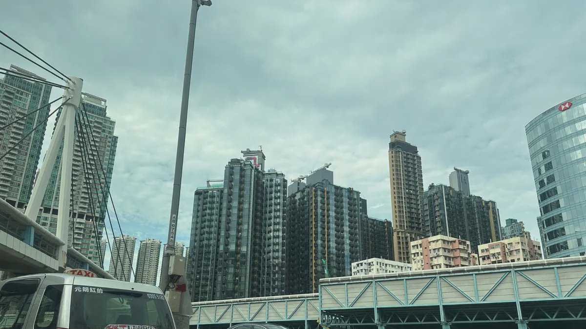 內企鯨吞香港市場 港企被迫打 價格戰 絕大多數人都畀唱好言論呃咗