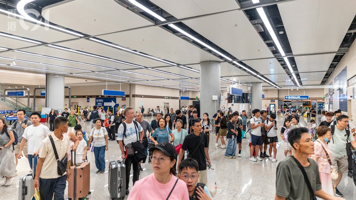 重陽連假・持續更新|港珠澳大橋回港非常繁忙 新皇崗入境人流增